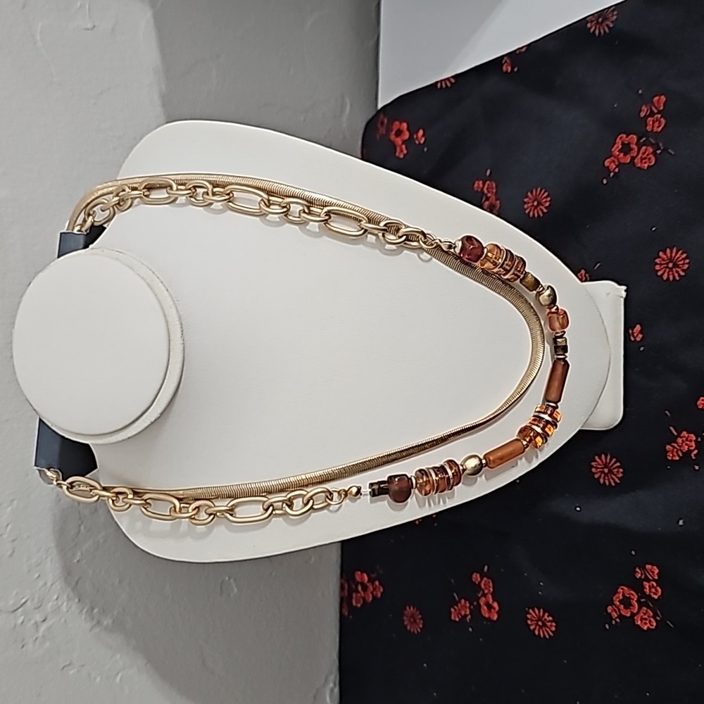 Universal thread double layer necklace NWT